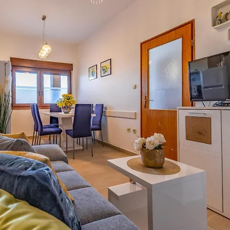 Sweet House With Free Parking 펜션