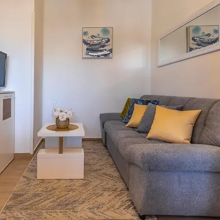 Sweet House With Free Parking * 풀라