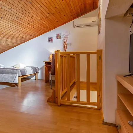 Sweet House With Free Parking 풀라