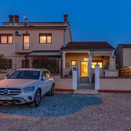 펜션 Sweet House With Free Parking *