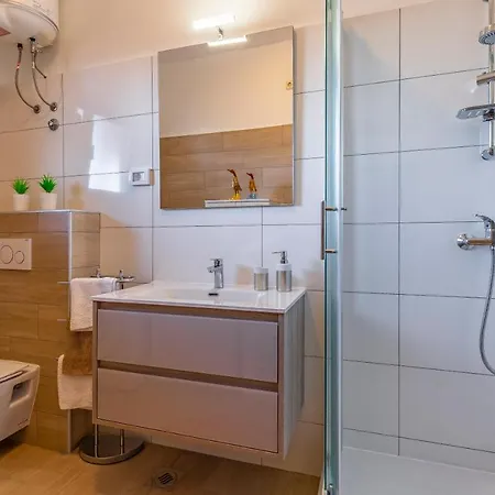 Sweet House With Free Parking Semesterbostad *