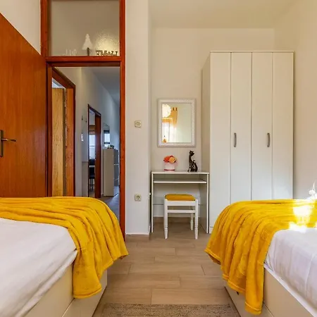 Sweet House With Free Parking *