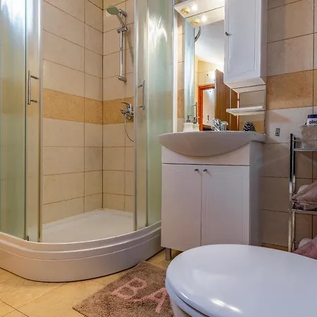 Будинок відпочинку Sweet House With Free Parking *