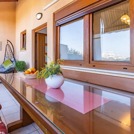 Будинок відпочинку Sweet House With Free Parking *