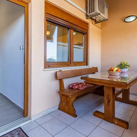 Sweet House With Free Parking Semesterbostad *