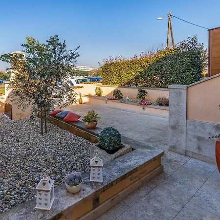 Sweet House With Free Parking *