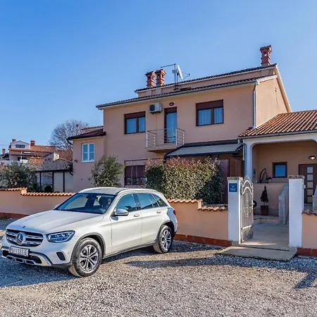 Sweet House With Free Parking * Пула