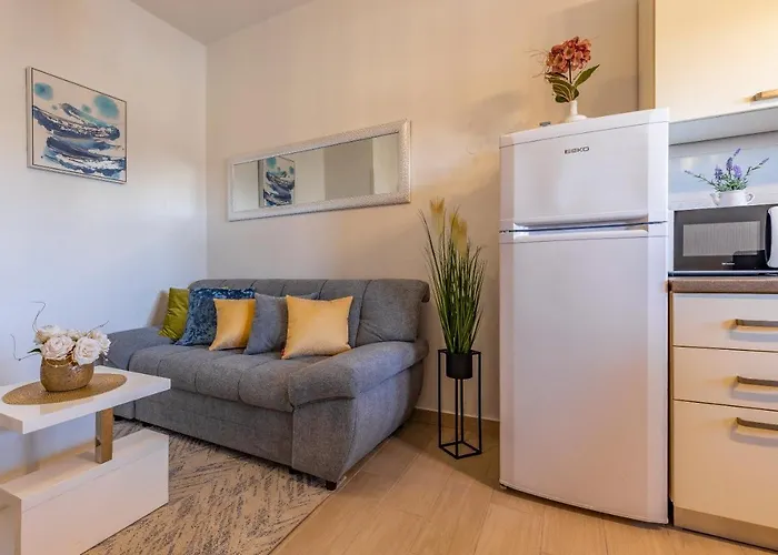 Sweet House With Free Parking Дом отдыха