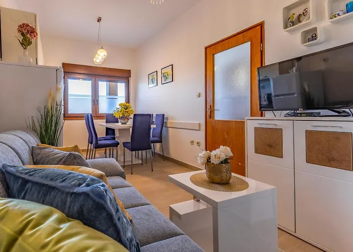 Sweet House With Free Parking Дом отдыха