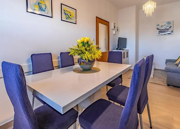 Sweet House With Free Parking *