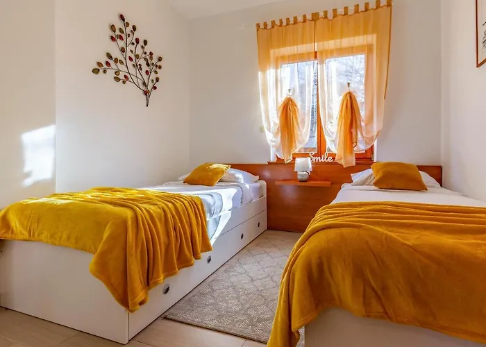 Дом отдыха Sweet House With Free Parking *