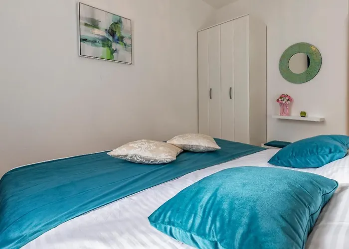 Sweet House With Free Parking Дом отдыха *