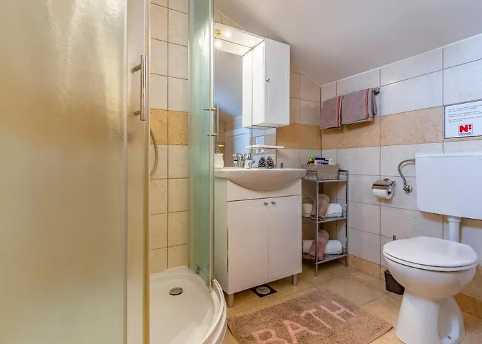 Sweet House With Free Parking Дом отдыха *