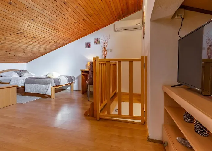 Sweet House With Free Parking Пула