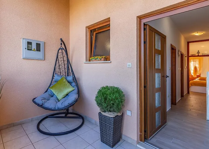 Sweet House With Free Parking *