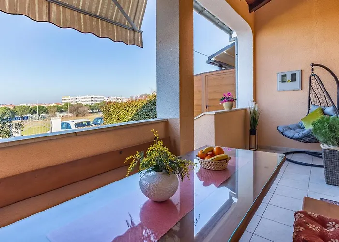 Sweet House With Free Parking Дом отдыха