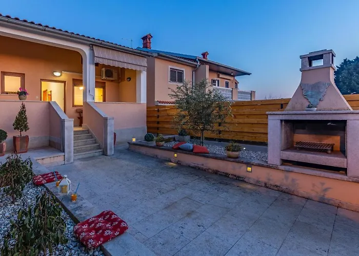 Дом отдыха Sweet House With Free Parking Пула