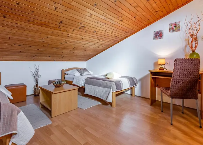 Sweet House With Free Parking Vikendica Pula