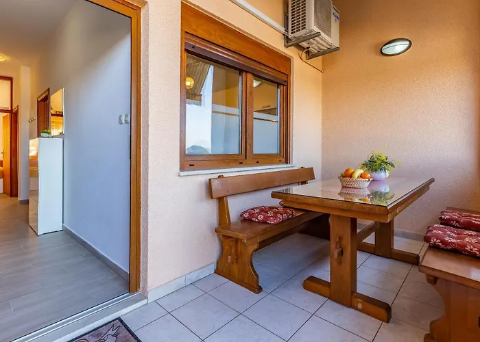 Sweet House With Free Parking Vikendica *