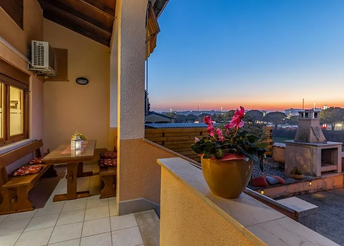 Sweet House With Free Parking *