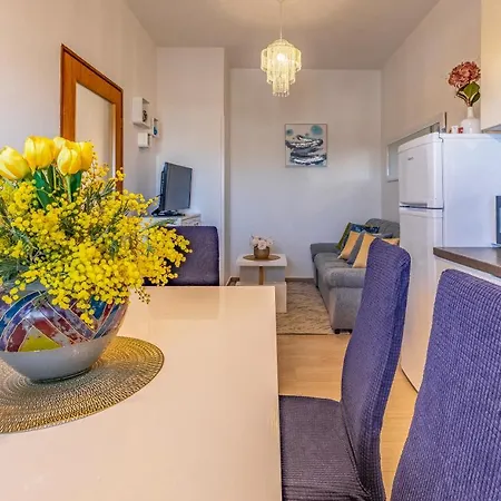 Sweet House With Free Parking *