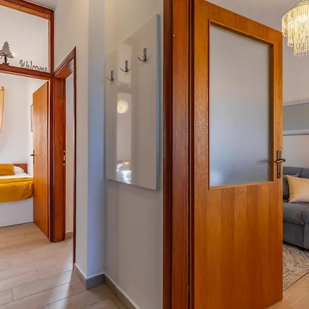 Sweet House With Free Parking Pula