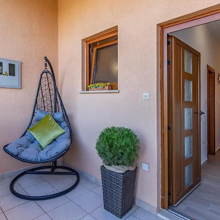 Sweet House With Free Parking *